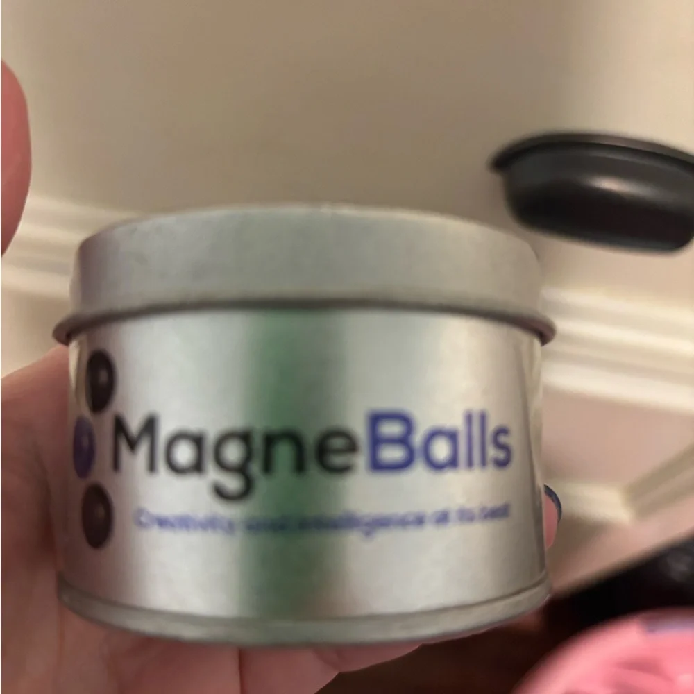 Magnr Balls.